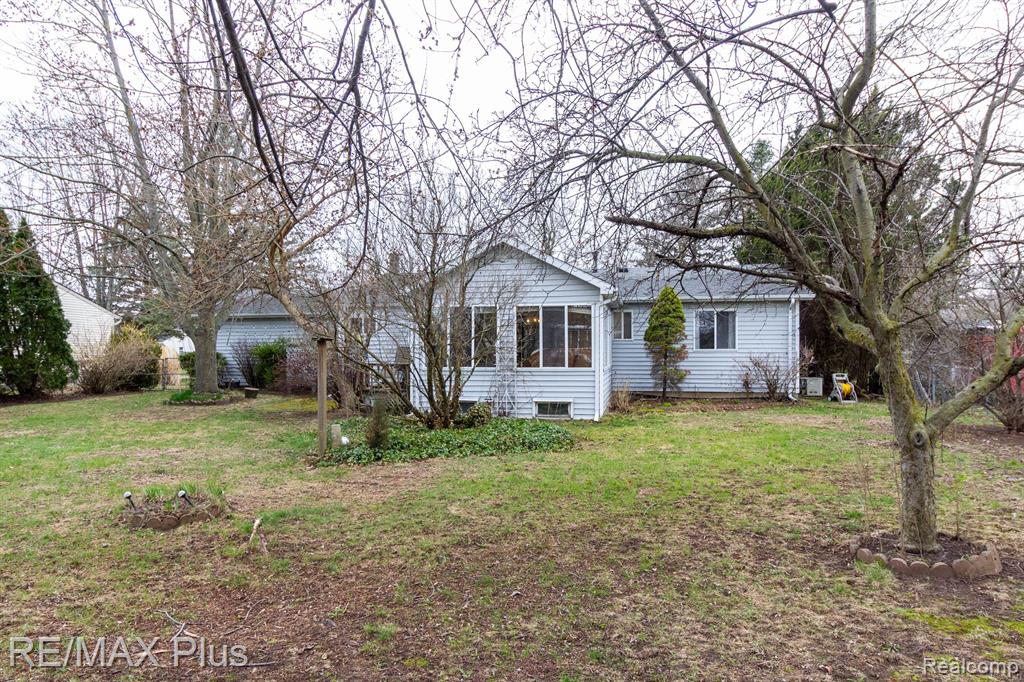 6051 HOMESTEAD, Grand Blanc, MI 48439 — Photo 35