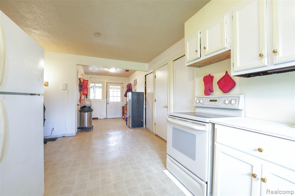 5704 Crandall Road, Howell, MI 48855 — Photo 10