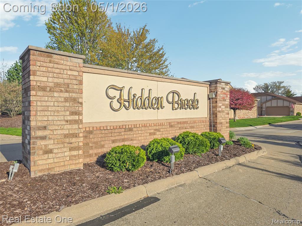 42374 Willow Tree Lane E, Clinton Twp, MI 48038 — Photo 2