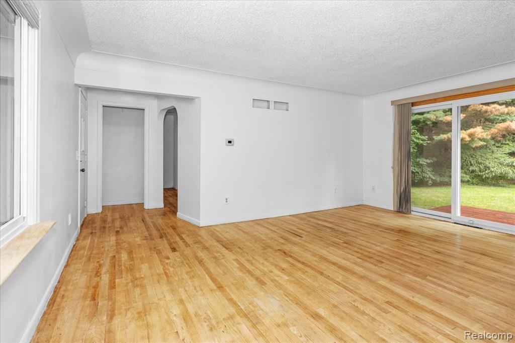 6891 Somerset Drive, Brighton, MI 48116 — Photo 3