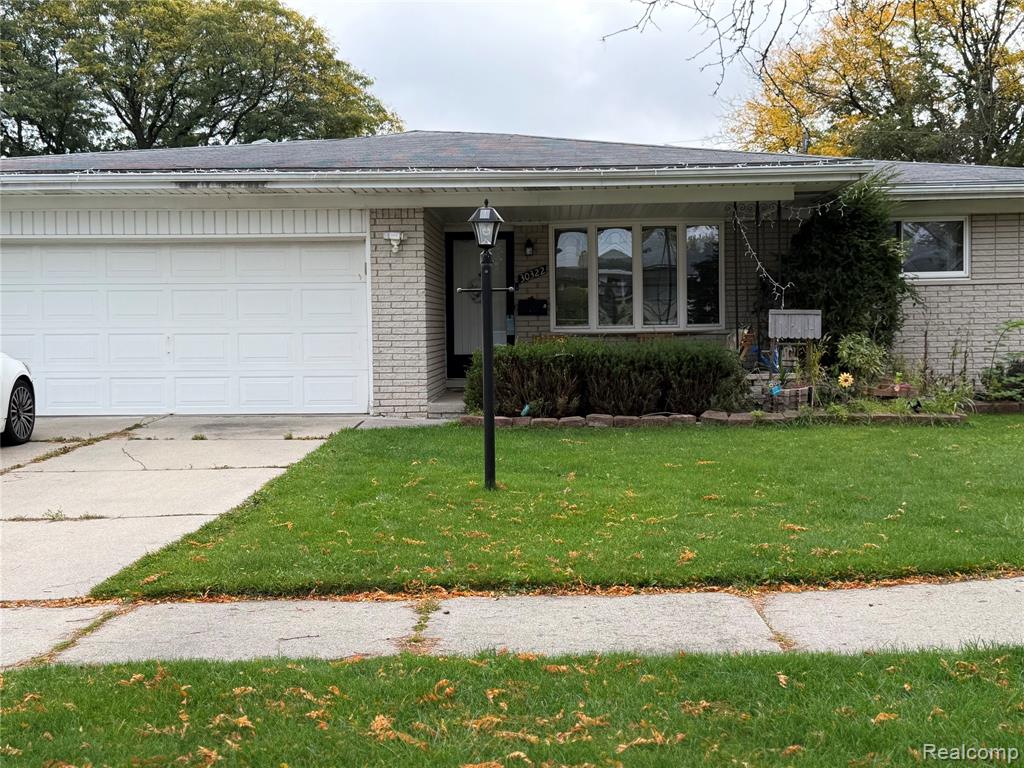 30322 Valenti Drive, Warren, MI 48088