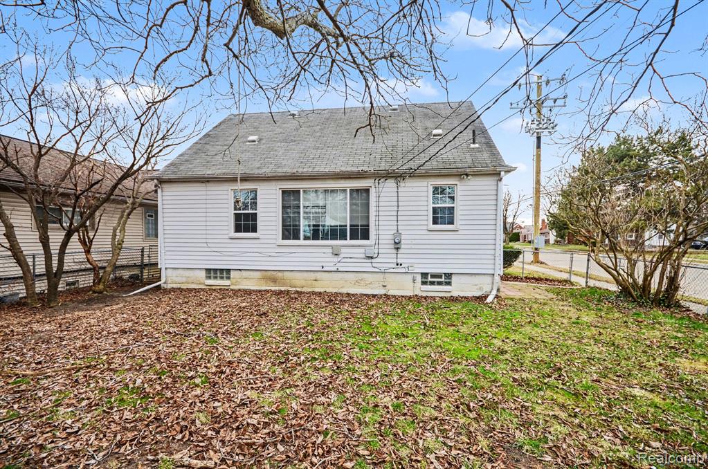 24274 Shakespeare Avenue, Eastpointe, MI 48021 — Photo 22