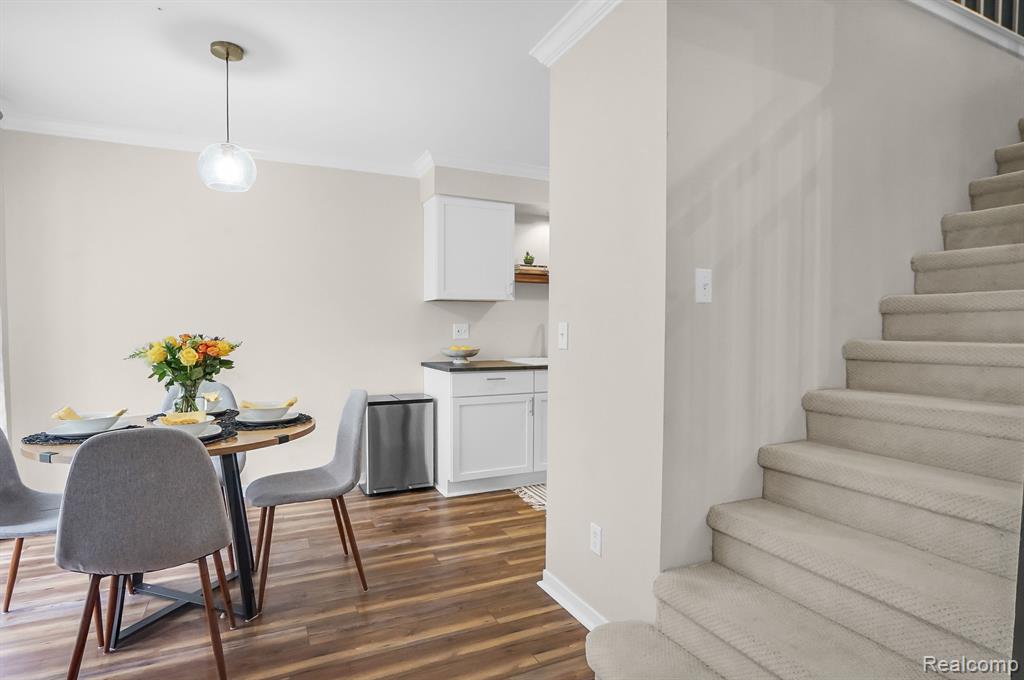 525 WINWOOD Circle, Walled Lake, MI 48390 — Photo 20
