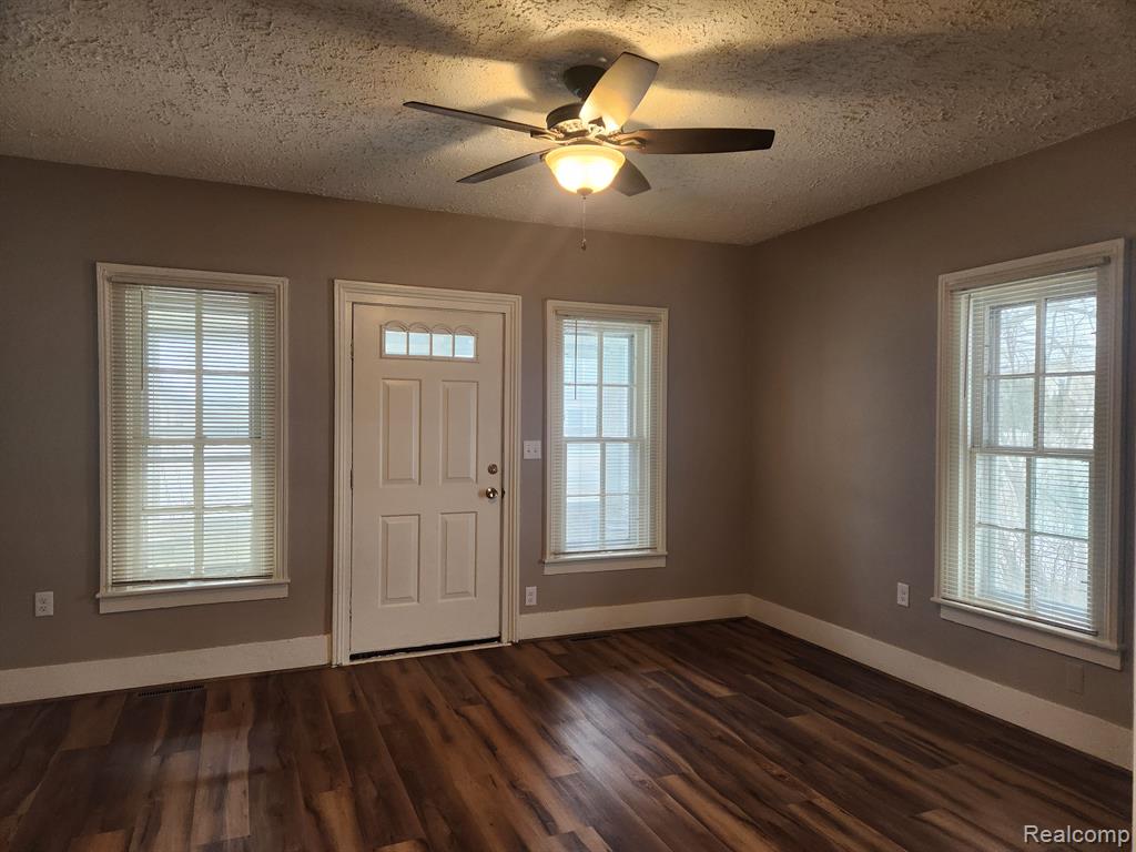 9514 6 MILE Road, Salem, MI 48175 — Photo 7