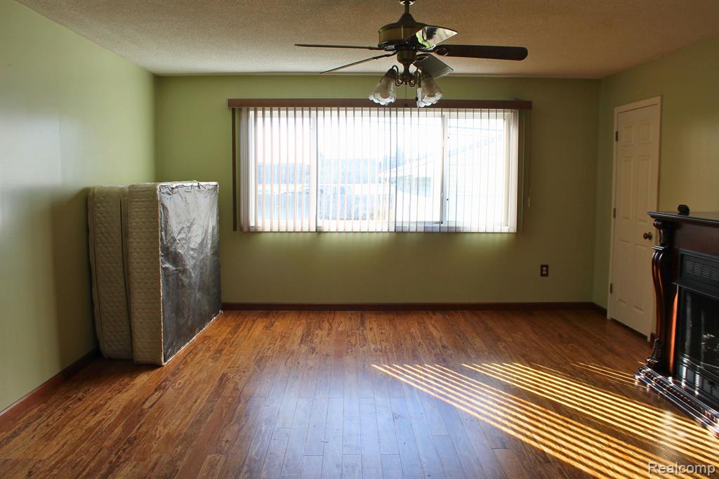 619 BENTLEY Drive, Monroe, MI 48162 — Photo 5