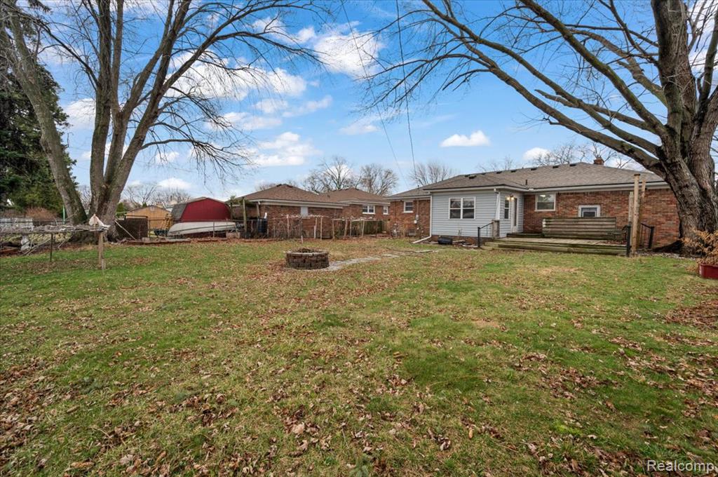 8457 Menge, Center Line, MI 48015 — Photo 27