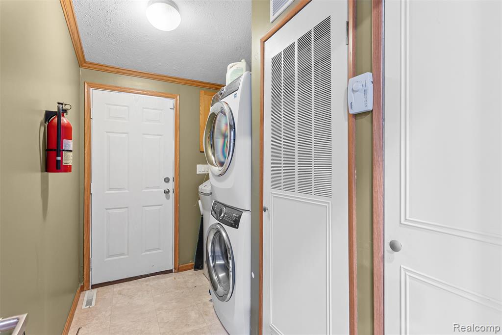 6252 Juliet Boulevard, Fenton, MI 48430 — Photo 33