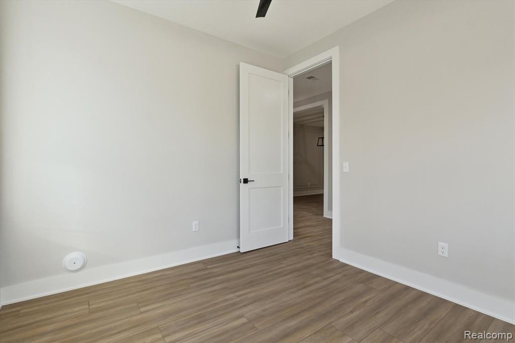 45518 JEFFERSON Avenue, Chesterfield, MI 48047 — Photo 19