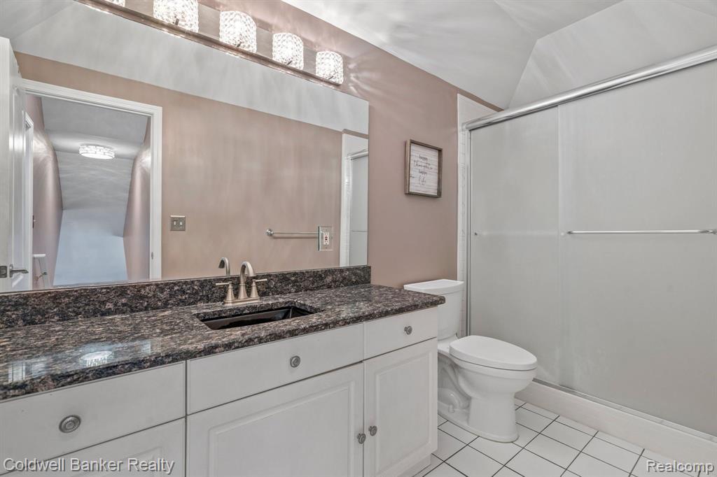 8673 Mohican Dr, Clarkston, MI 48348 — Photo 17