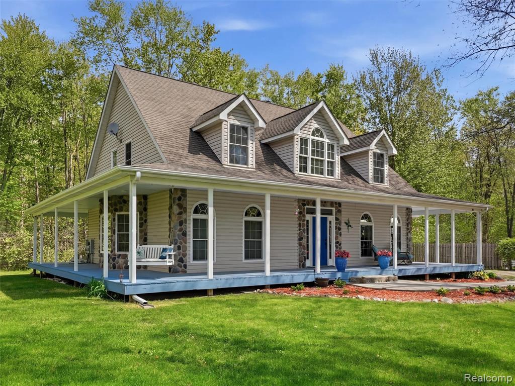 5790 Roberts Road, Cottrellville, MI — Photo 2