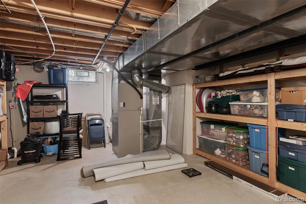 14109 Berryknoll Drive, Utica, MI 48315 — Photo 39
