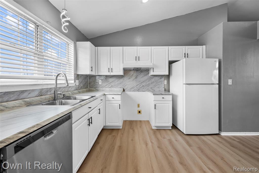 7154 Saint Andrews Drive, Ypsilanti, MI 48197 — Photo 12