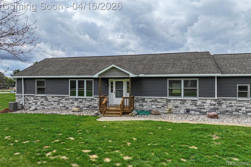 12420 Kipp Road, Goodrich Vlg, MI — Photo 10