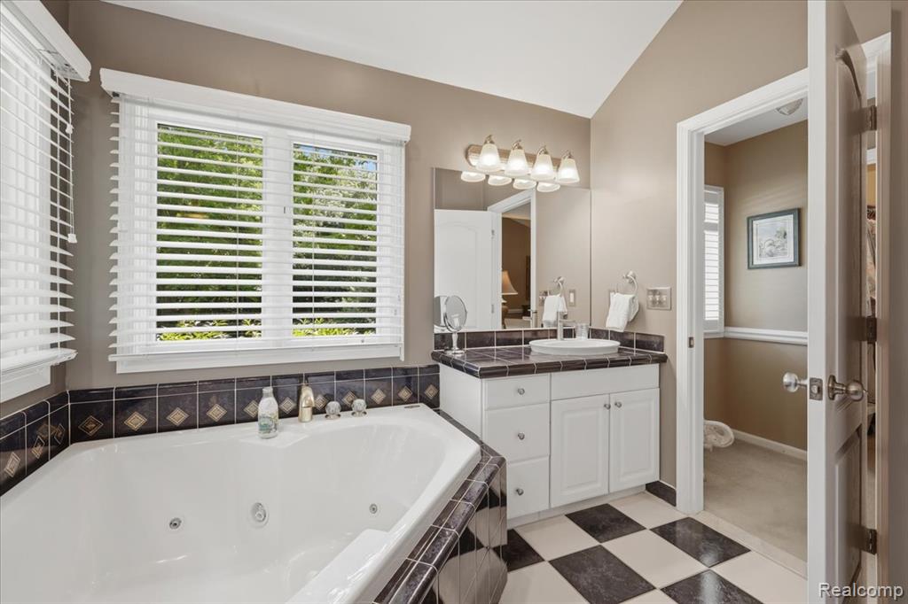 10005 Creekwood Trail, Davisburg, MI 48350 — Photo 39