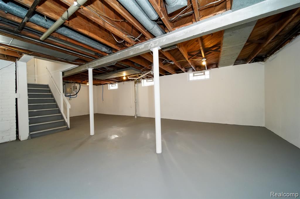 750 E Hayes Avenue, Hazel Park, MI 48030 — Photo 46