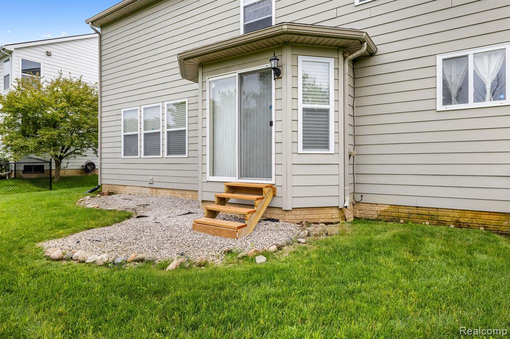 8844 Somerset Lane, Ypsilanti, MI 48198 — Photo 29