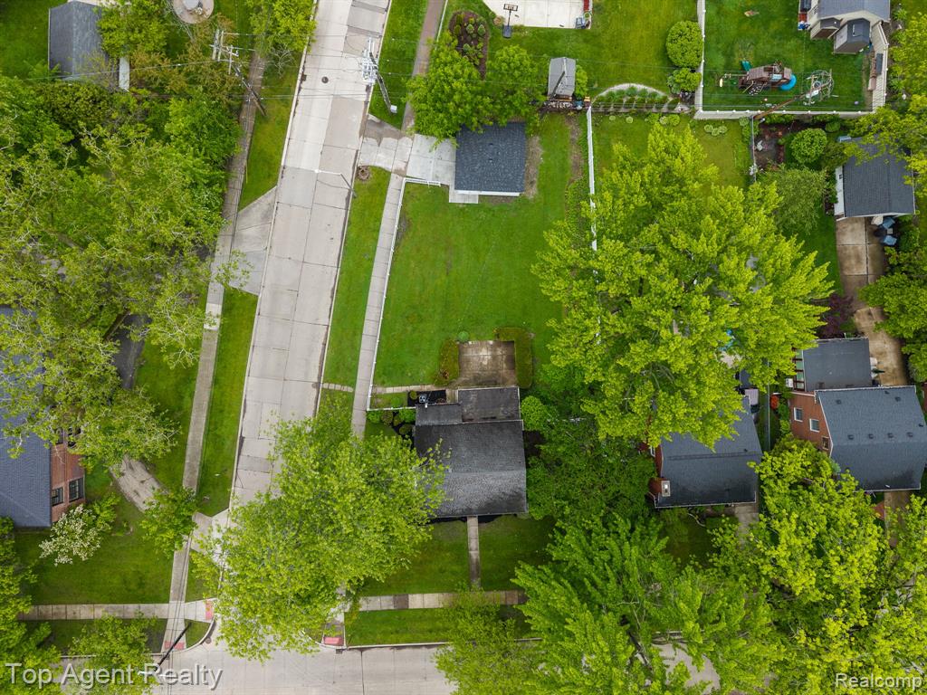 1894 Broadstone Road, Grosse Pointe Woods, MI 48236 — Photo 46