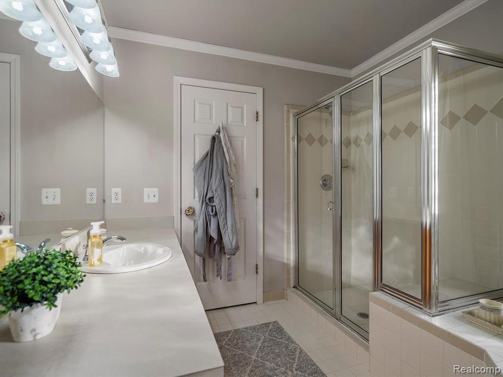 46490 MARINER Drive, Macomb, MI 48044 — Photo 35