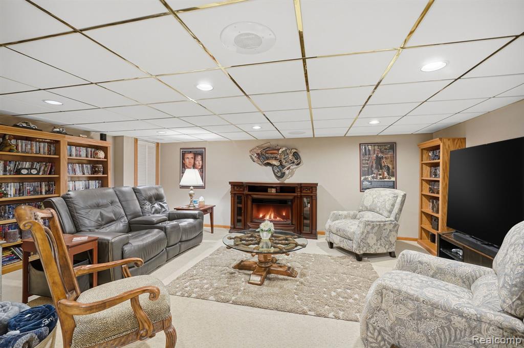 42626 Christina Drive, Sterling Heights, MI 48313 — Photo 13