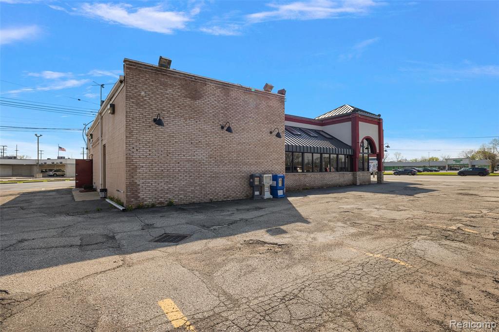 37116 S Groesbeck Highway, Clinton Twp, MI 48036 — Photo 5