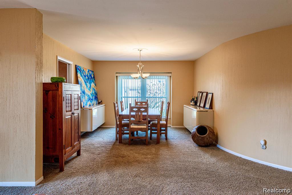 4426 Knightsbridge Lane, West Bloomfield, MI 48323 — Photo 14