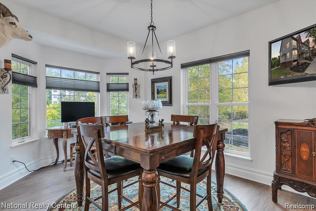 581 VILLAGE Lane, Milford, MI 48381 — Photo 16