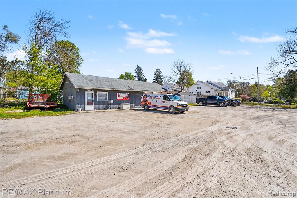 3552 Avon Street, Hartland, MI 48353 — Photo 35