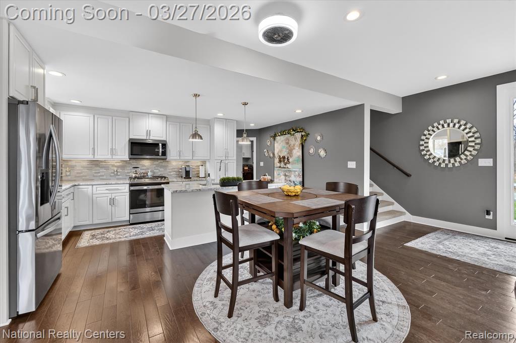 946 Dunreath Street, Wolverine Lake, MI 48390 — Photo 10