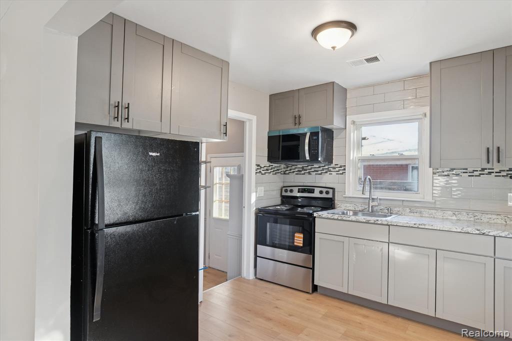49934 W Huron River Drive, Belleville, MI 48111 — Photo 17