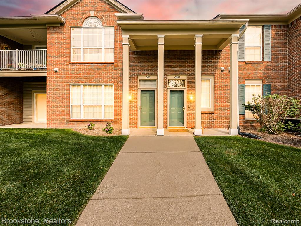 13203 Chesapeake Circle, 146, Walled Lake, MI 48390
