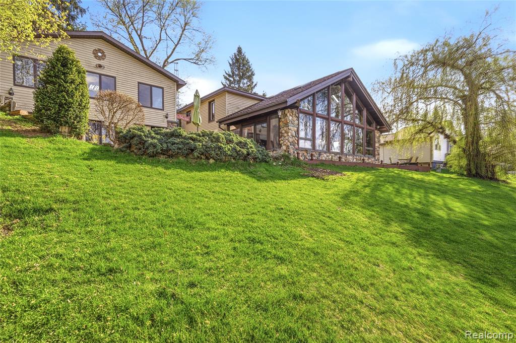 16280 Softwater Lake Drive, Linden, MI 48451 — Photo 38