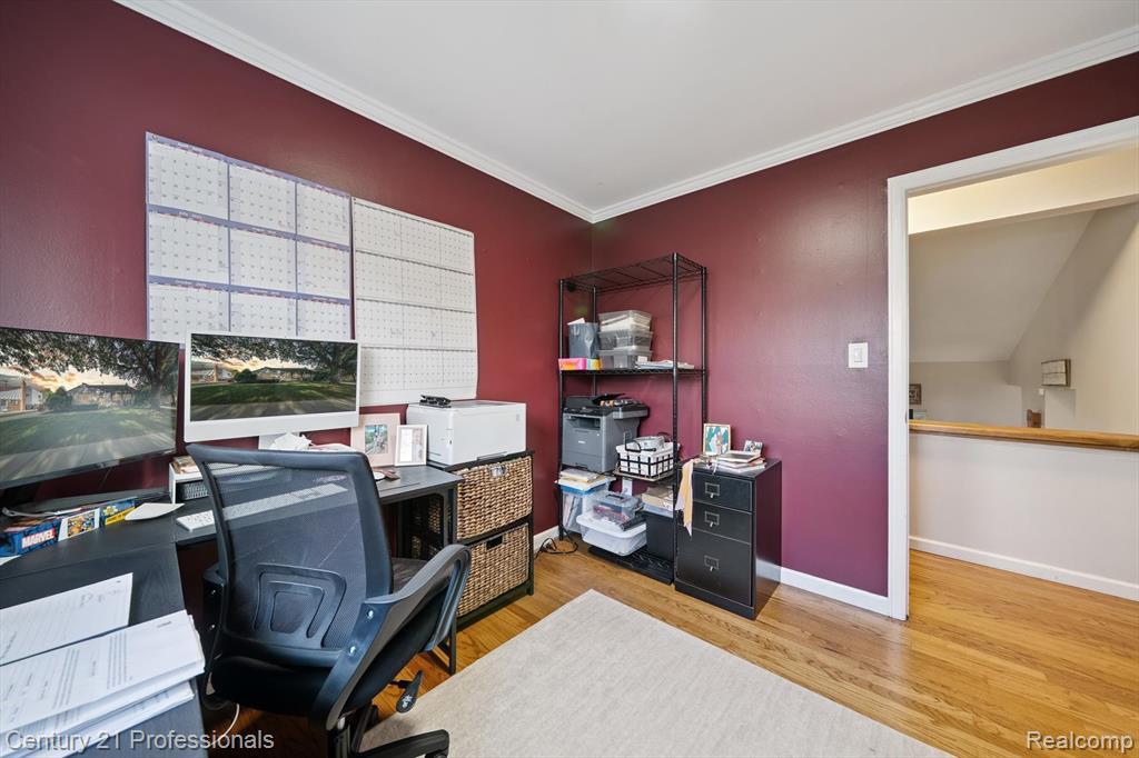 9024 Hubbard Street, Livonia, MI 48150 — Photo 24