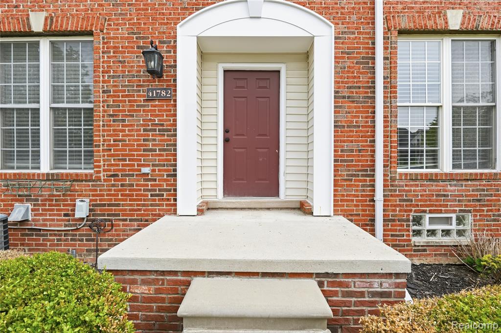 41782 Brownstone Drive, Novi, MI 48377 — Photo 5
