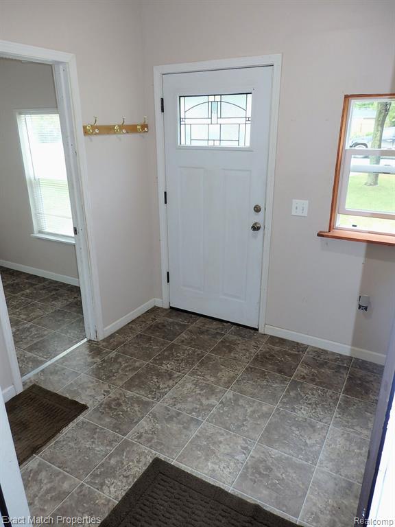 409 LAKEVIEW Street, Holly, MI 48442 — Photo 11
