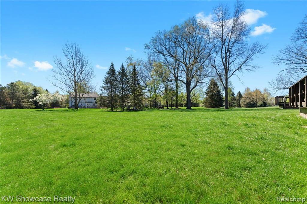 6158 HIGH VALLEY Drive, White Lake, MI 48383 — Photo 32