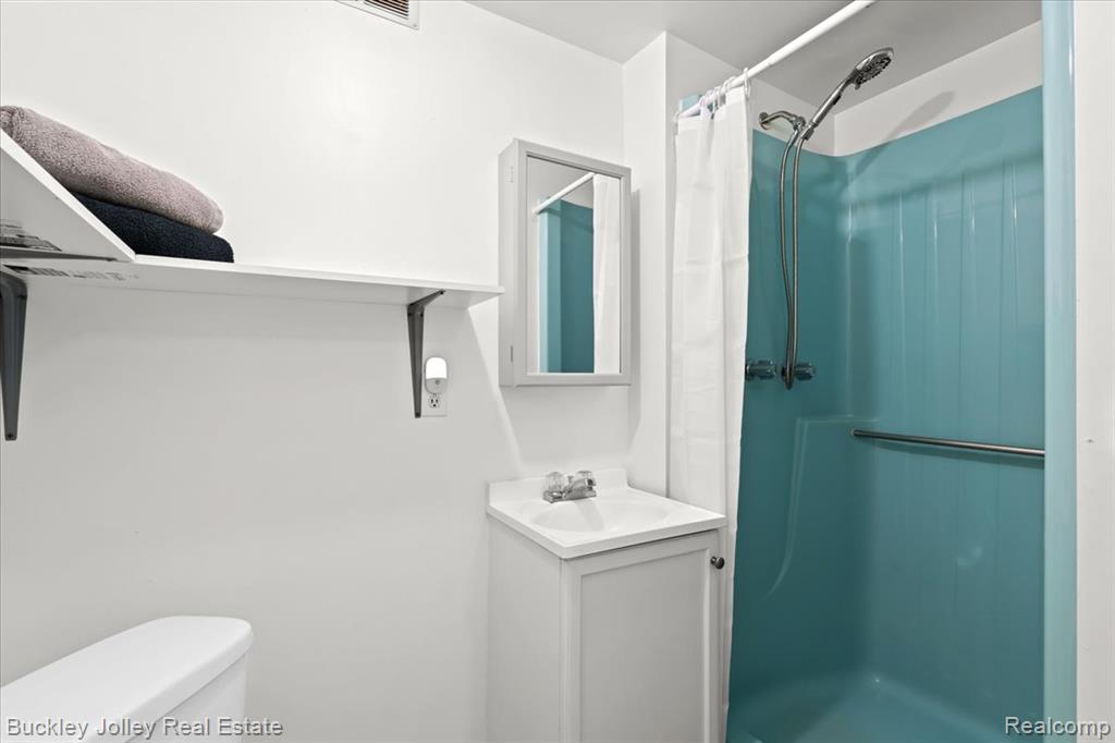 612 Putnam Street, Pinckney, MI 48169 — Photo 17