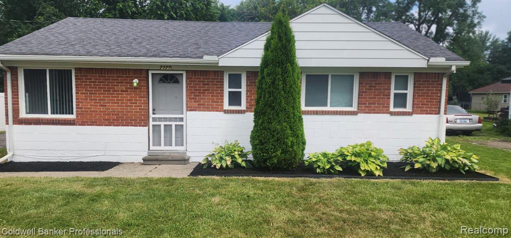 2327 Wildwood Circle Drive, Grand Blanc, MI 48439