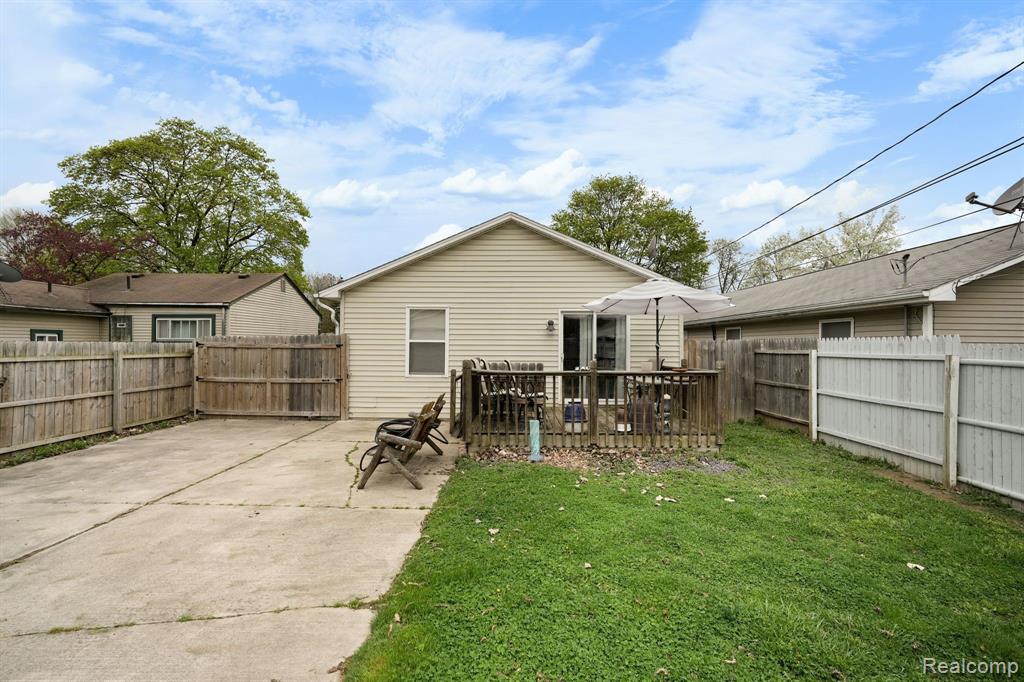 5983 MCGUIRE Street, Taylor, MI 48180 — Photo 17