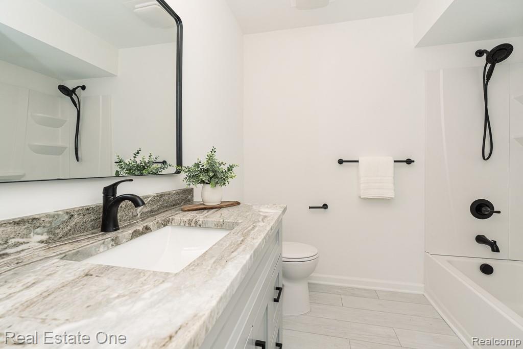 3210 Lake George Road, Oakland, MI — Photo 12