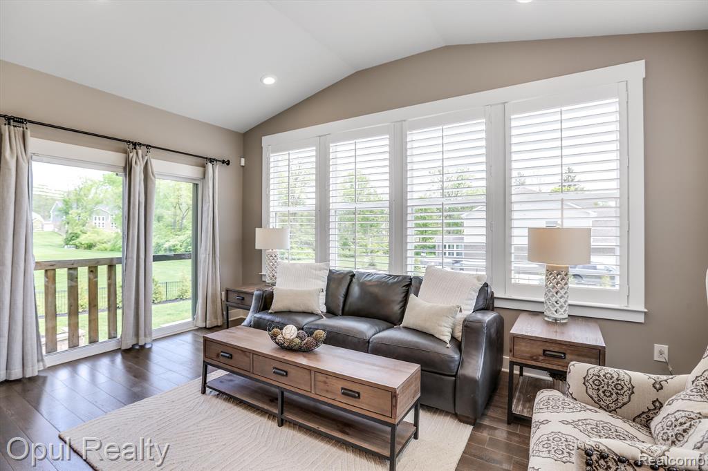 7484 HARDWOOD Circle, Canton, MI 48187 — Photo 16