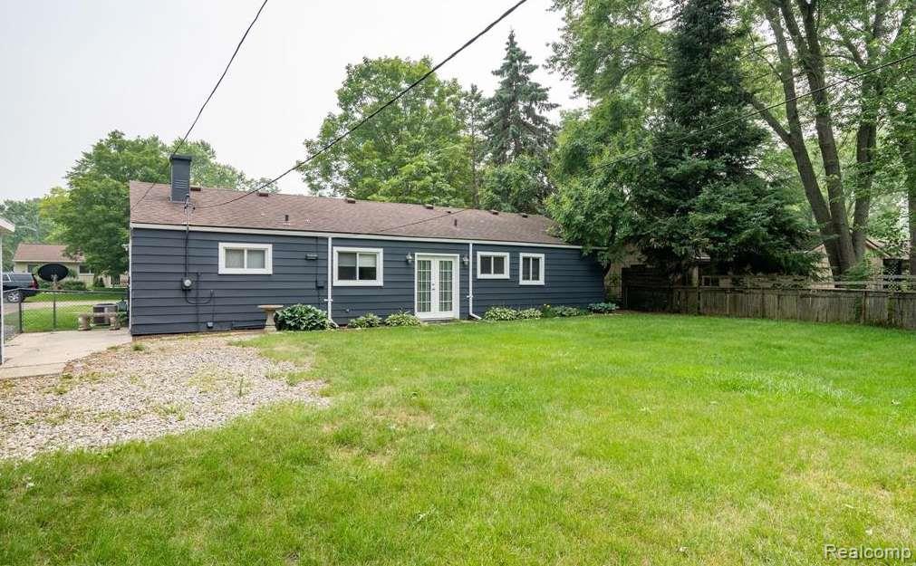 6368 Hermana Road, West Bloomfield, MI 48324 — Photo 19