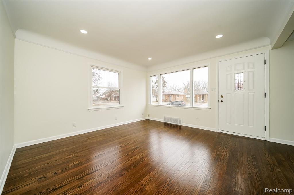 6855 KINGSBURY Street, Dearborn Heights, MI 48127 — Photo 7