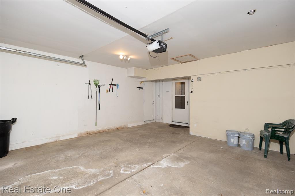 6407 Buxton Court, West Bloomfield, MI — Photo 41