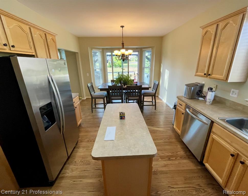 778 W Peninsula Court, Oxford, MI, 48371