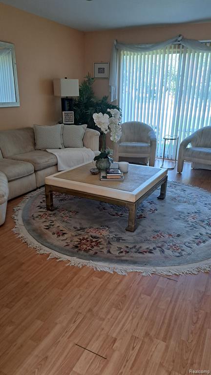 1 W WILLIAMSBURG TOWNE Street E, Southfield, MI 48075 — Photo 7