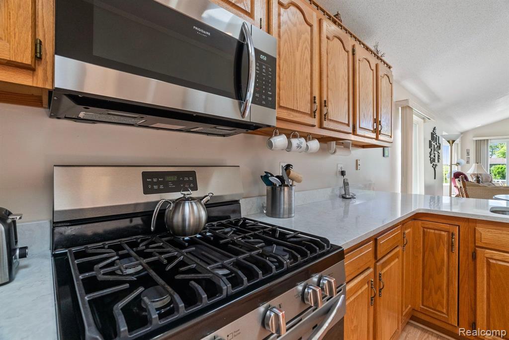 865 CRYSTAL Lane, Marysville, MI 48040 — Photo 18