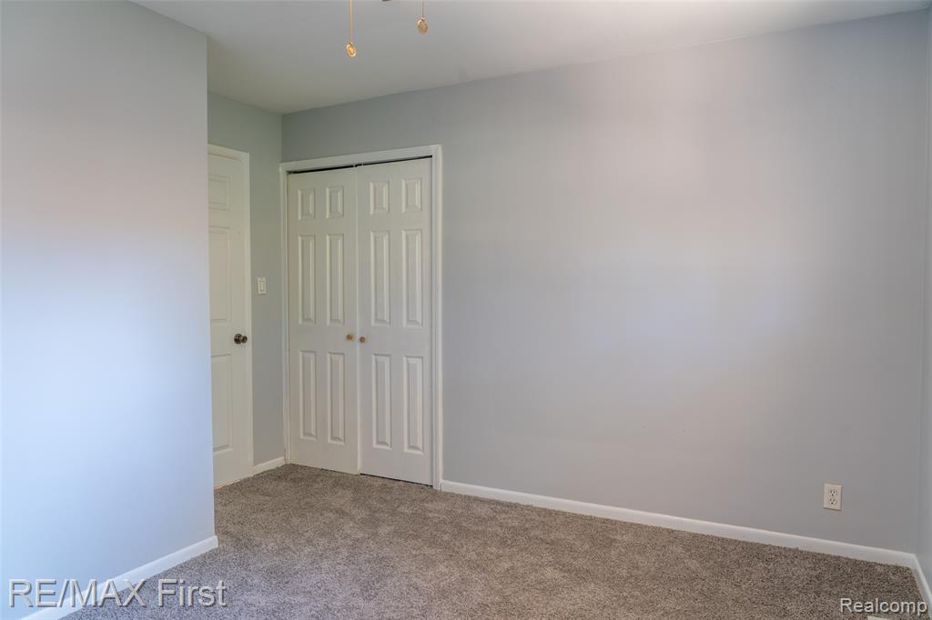 7257 State Park, Center Line, MI 48015 — Photo 26