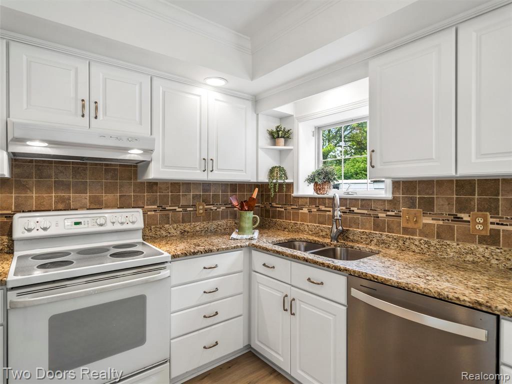 53020 Wolf Drive, Shelby Twp, MI 48316 — Photo 25
