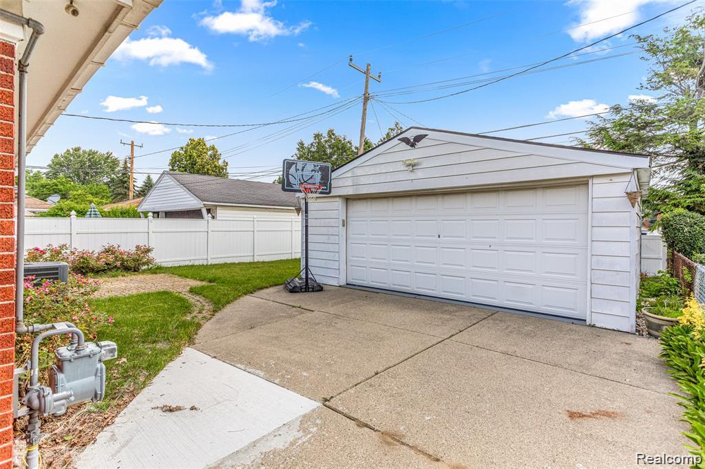 5944 Hubbell Street, Dearborn Heights, MI 48127 — Photo 9