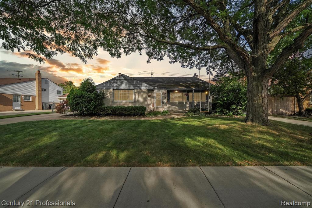 9024 Hubbard Street, Livonia, MI 48150 — front exterior
